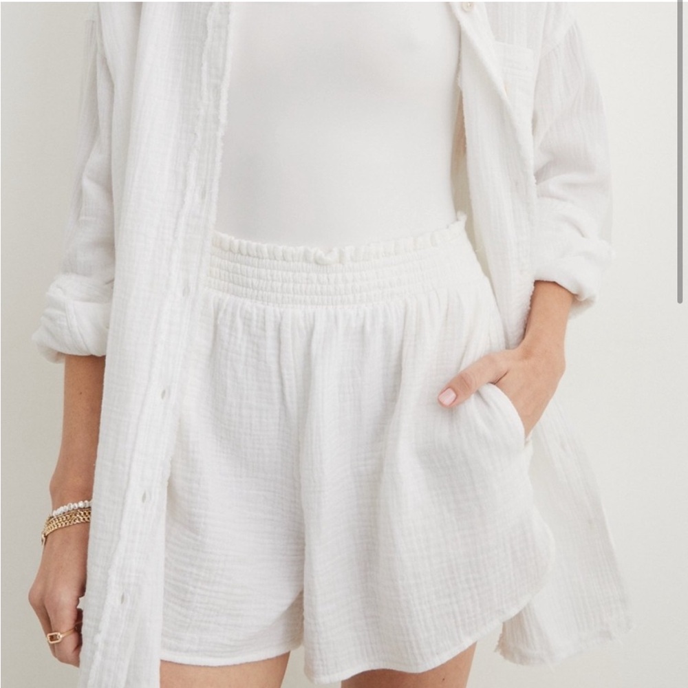Aerie High Waist White Shorts with Relaxed Fit